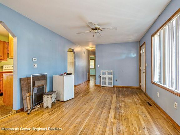 3rd image of 1099 Overlook Dr