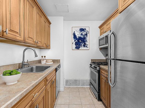 2nd image of 153 E 87th St APT 7C