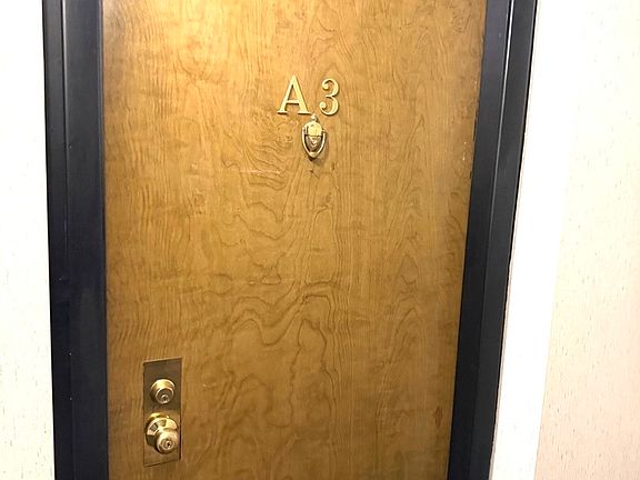 2nd image of 6135 W 94th St APT A3