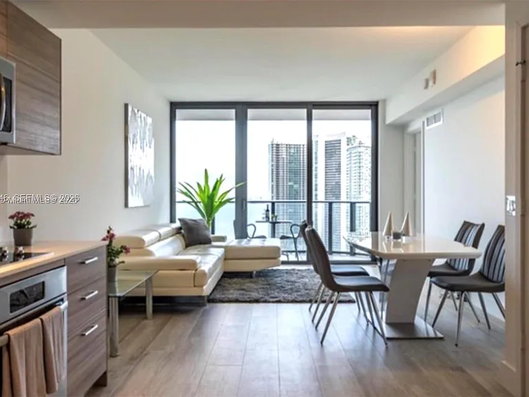 121 NE 34th St #3105 — Photo 8