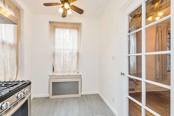 Sold by SBNY RE | media 5