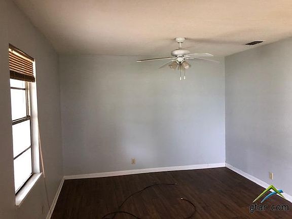 2nd image of 2402 Plume Dr