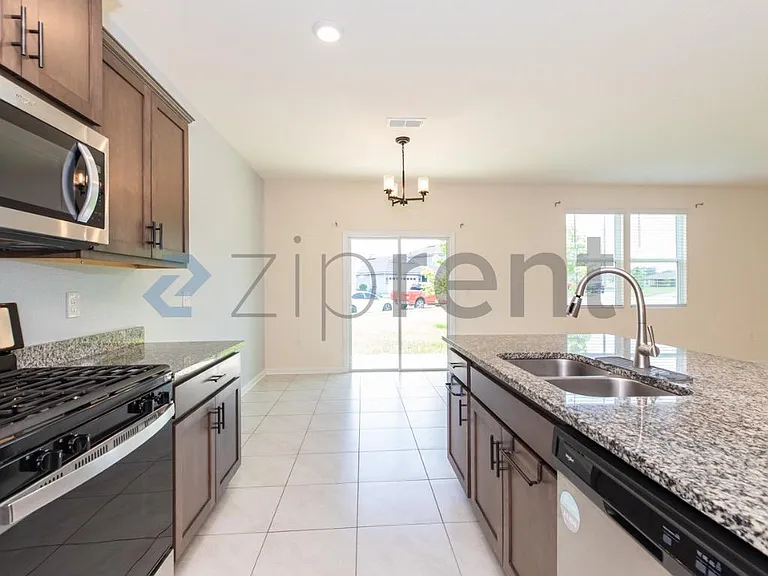 86135 Railway Pl — Photo 12