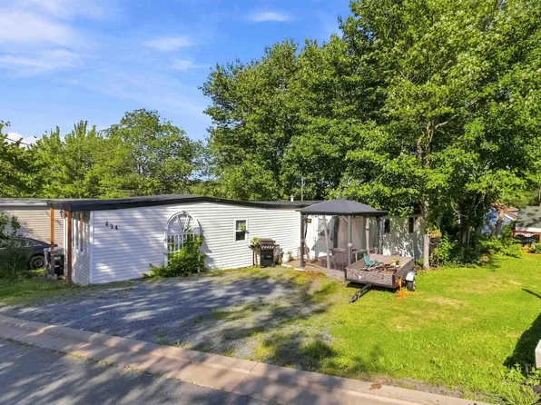 424 Glen Rise Dr, Beaver Bank, NS B4E 1M3