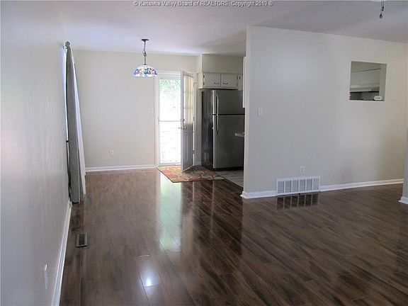 5th image of 915 Upton Dr