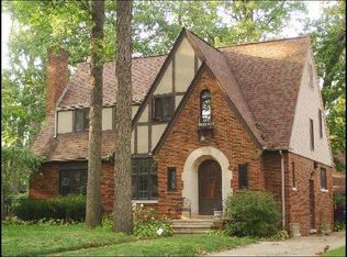 38 Cambridge Blvd, Pleasant Ridge, MI 48069