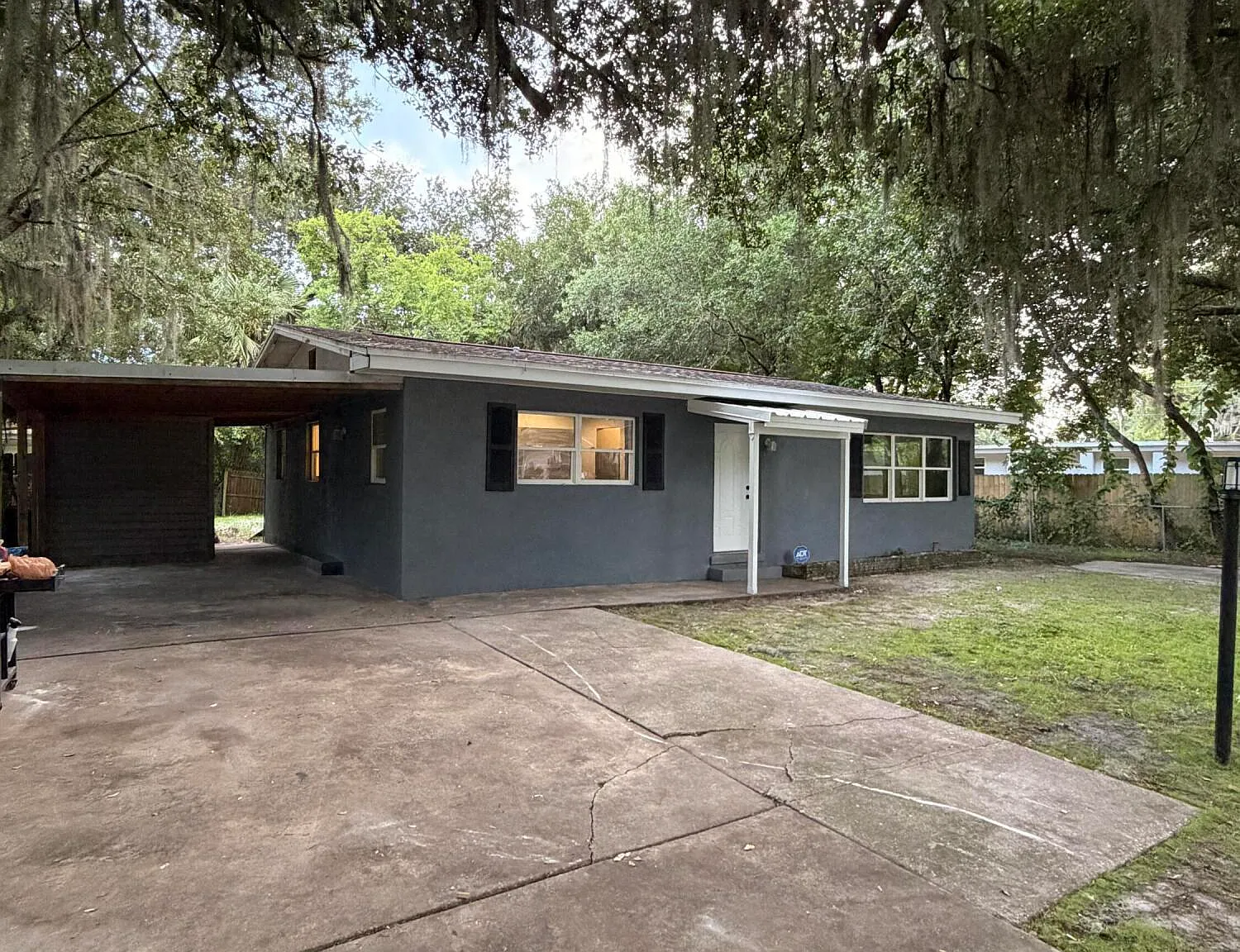 3 bed, 2.0 bath, 1140 sqft, $2,000 — Photo 4