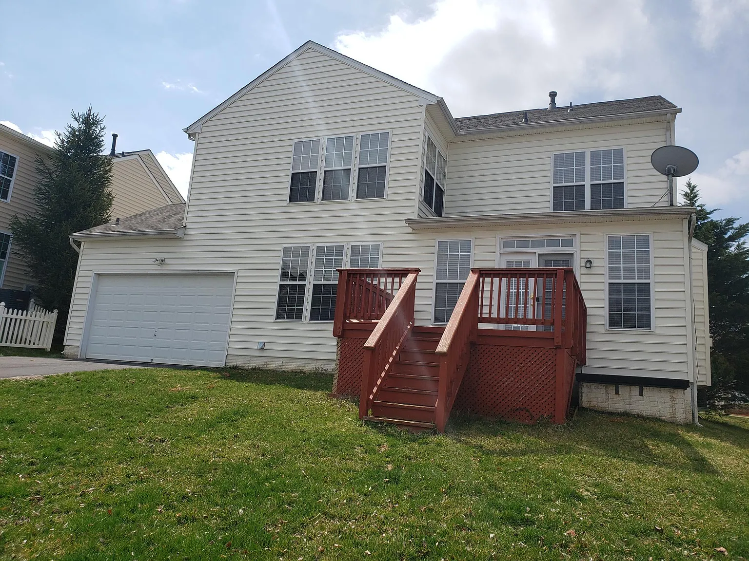 292 Prospect Hill Blvd — Photo 2
