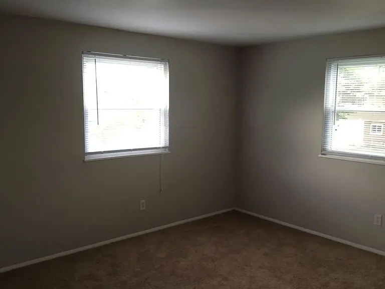 7027 Hubbard Dr — Photo 14