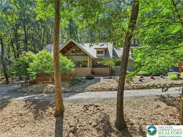 1526 Parkland Rd, Coopersburg, PA 18036