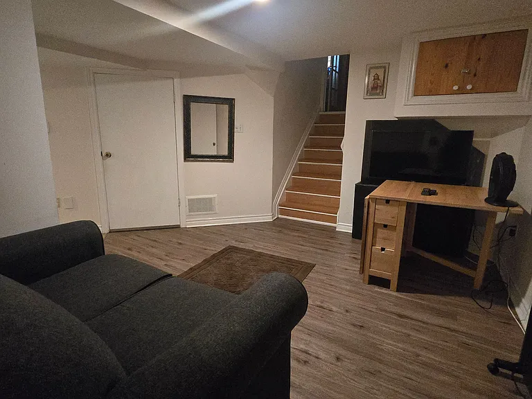 285 Fiona Ter #BASEMENT — Photo 10