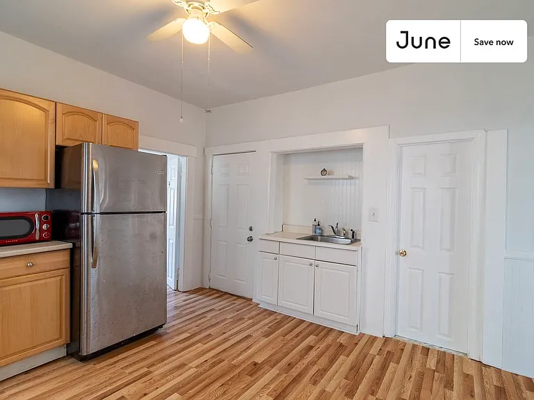 357 Windsor St #A — Photo 2