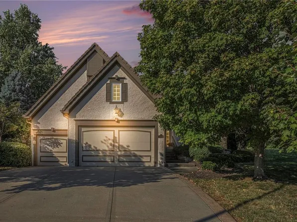 6540 Colonial, Parkville, MO 64152