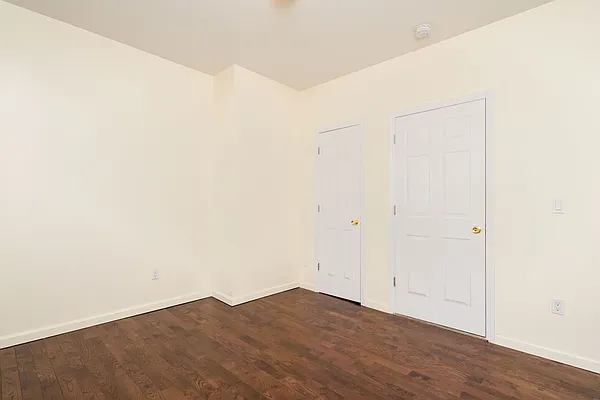 Rented by Nooklyn NYC LLC | media 8