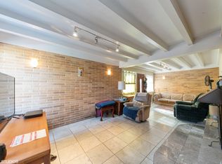 1703 N Wilke Rd, Arlington Heights, IL 60004