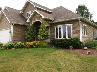 7053 Overlook Ter, Sturgeon Bay, WI 54235