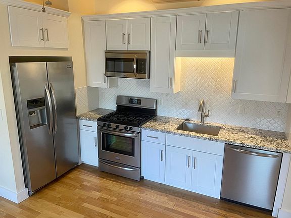 3rd image of 522 S 6th Ave #1