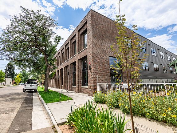 2nd image of 1775 S Pearl St #103