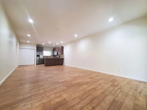 Laurel St Apartments