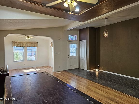 5th image of 421 S Dakota Drive