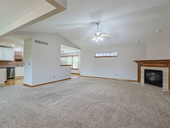 5th image of 5984 Tyler Point Dr
