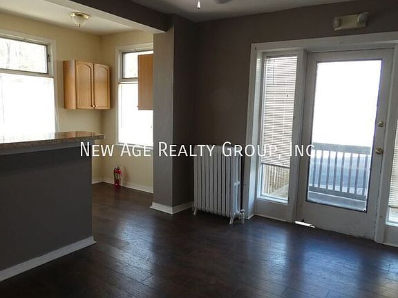 2nd image of 399 Hermitage St #1
