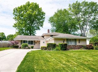 15677 Sandalhaven Dr, Middleburg Heights, OH 44130