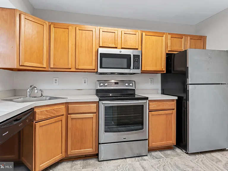 4502 Henderson Rd — Photo 17