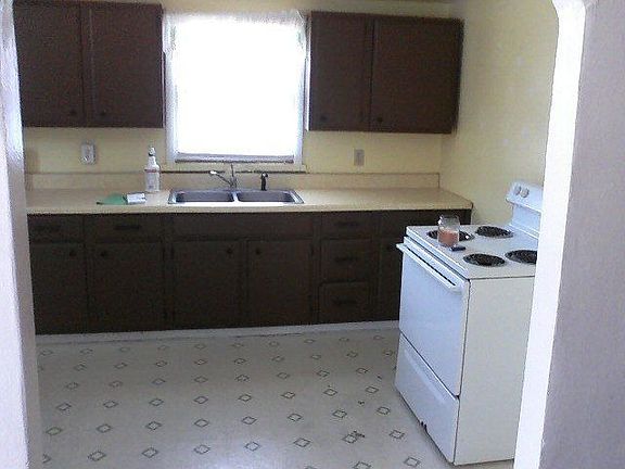 4th image of 115 Wilson Ave #1/2