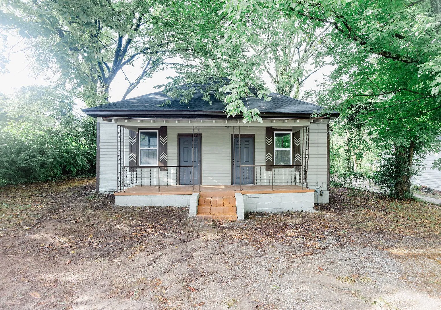 208 West Cherry - 2-BR and 1-BATH — Photo 1