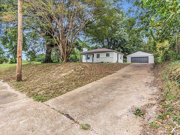 4th image of 3202 Old Horn Lake Rd
