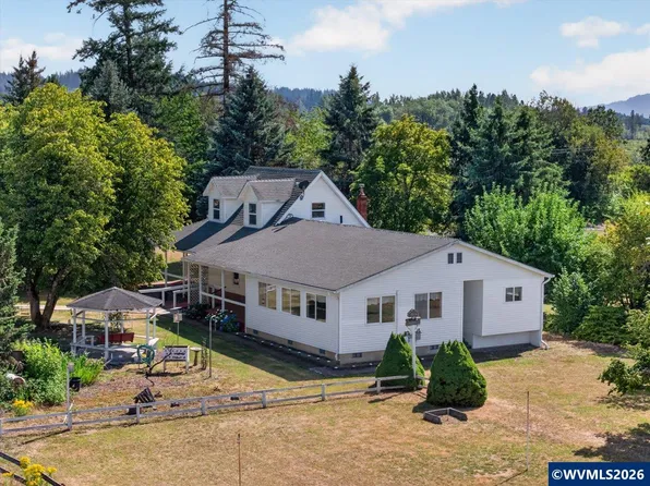 39149 Lacomb Dr, Lebanon, OR 97355