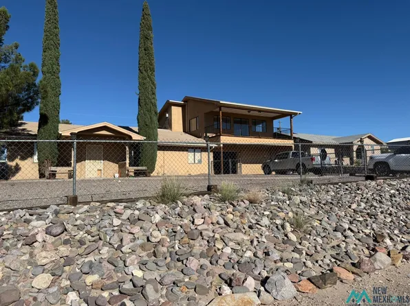 601 Country Club Blvd, Elephant Butte, NM 87935