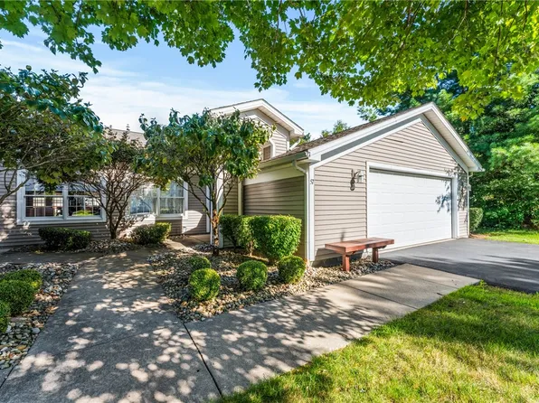 57 Golfwood Dr, Hermitage, PA 16148