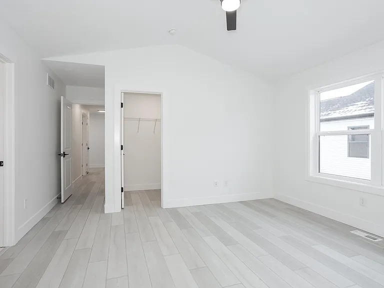 1527 Duncannon Dr — Photo 23
