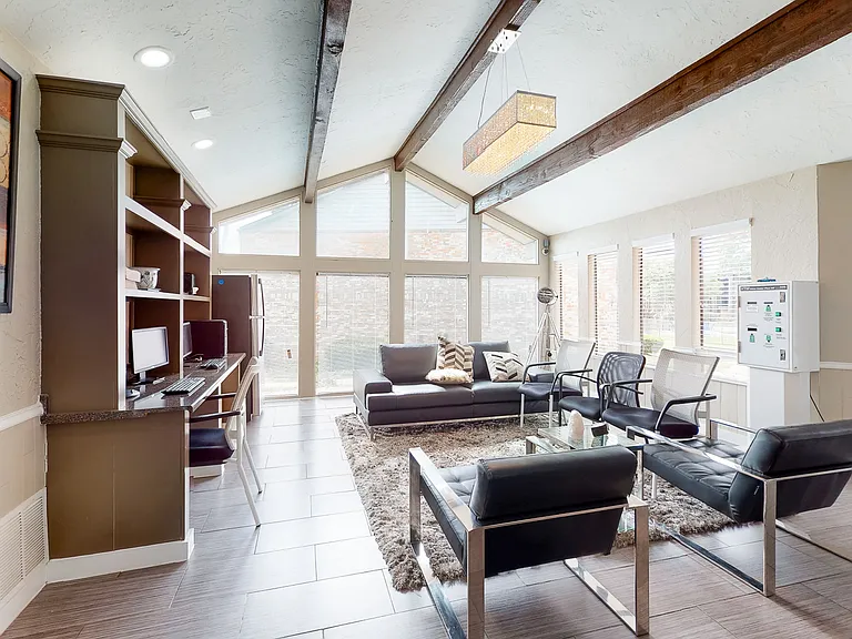The Vanderbilt Apartments — Photo 4