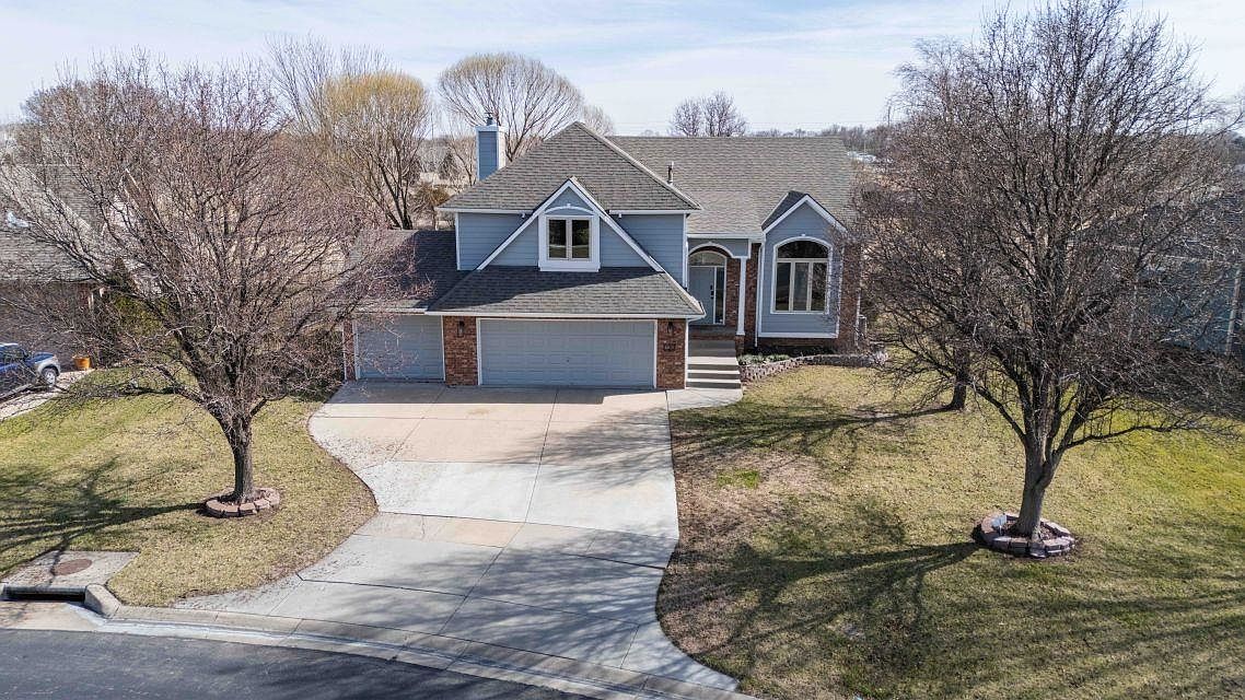 330 S Fairway Cir