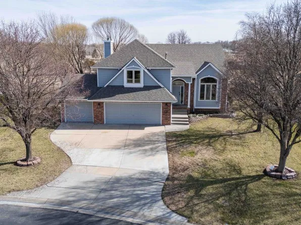 330 S Fairway Cir, Andover, KS 67002