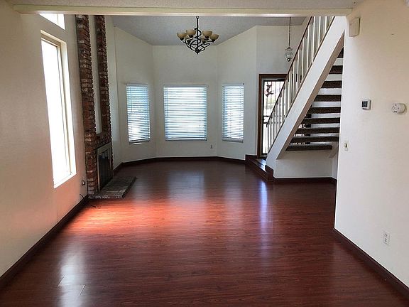 5th image of 11857 Banana Ave