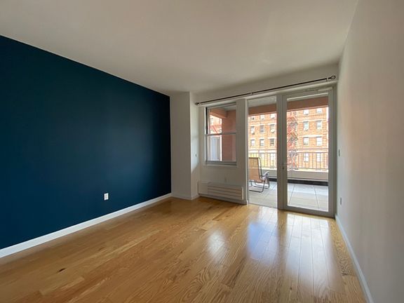 4th image of 50 Oceana Dr W #3H