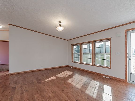 5th image of 29797 Newcastle Dr