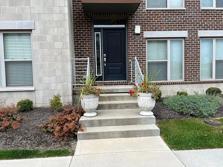 13086 Grand Vue Dr — Photo 2