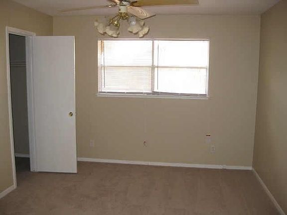 3rd image of 2716 Dewberry Ln
