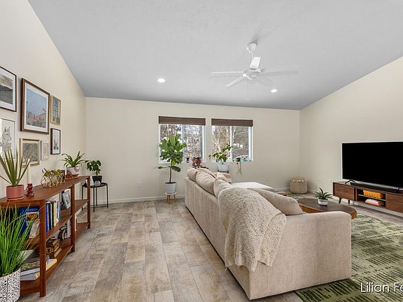 4th image of 4053 Tributary Dr