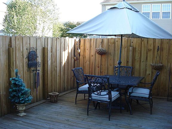 NEW DECK and FENCE PATIO AREA RIGHT SIDE