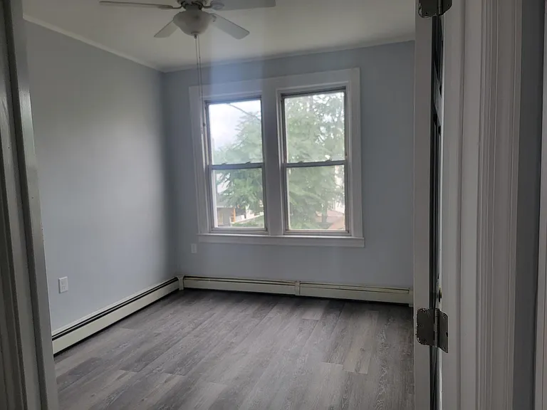 291 Cator Ave #3 — Photo 7