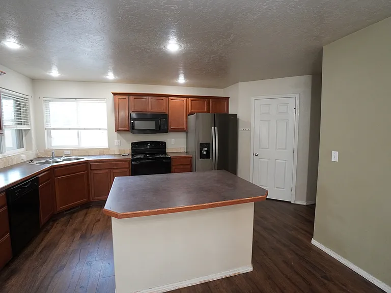 2934 NW 11th Ave — Photo 15
