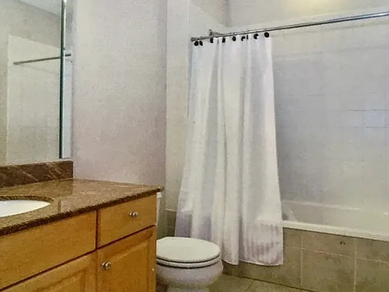 924 W Cornelia Ave #4E — Photo 10
