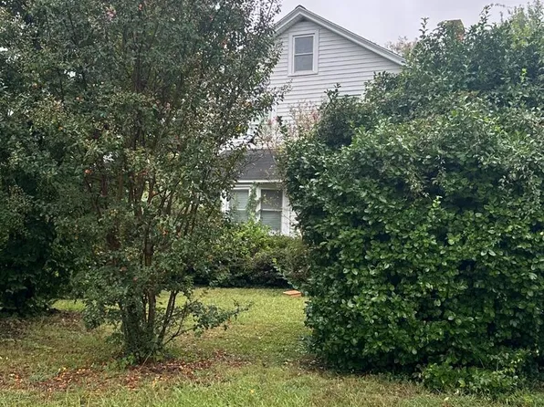 622 Essex St, Tappahannock, VA 22560