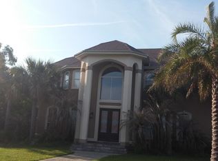 241 Oakmont Dr, New Orleans, LA 70128